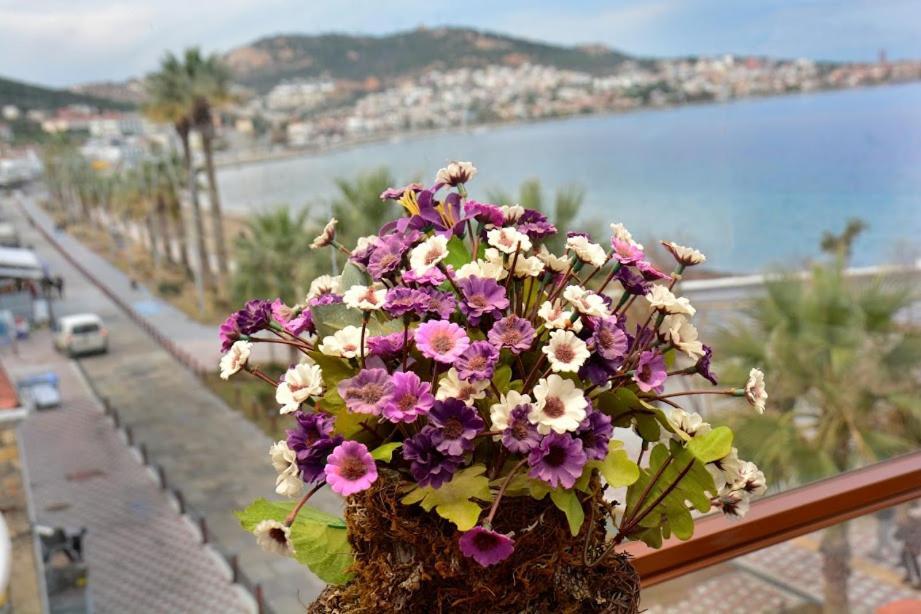 Focamor Otel Yenifoca Exterior photo